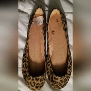 NWT TIME & TRUE LEOPARD WOMEN'S CASUALS.